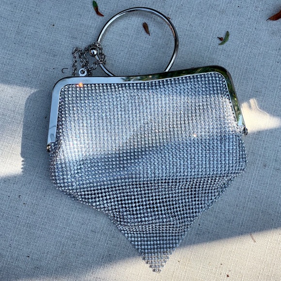 Rhinestone Clutch Crossbody Flowy mesh - Picture 6 of 15